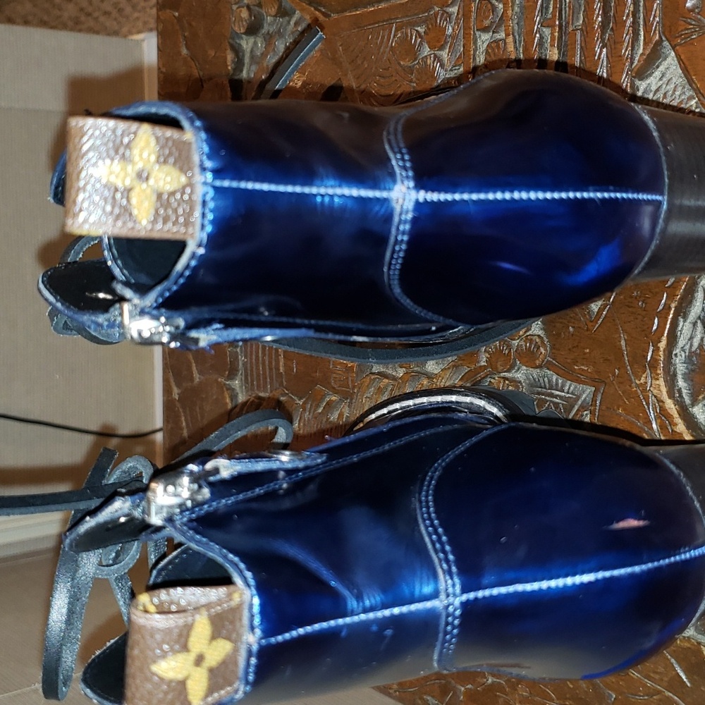 Louis Vuitton Chunky Heel Boots size 37 EUC...RARE FIND